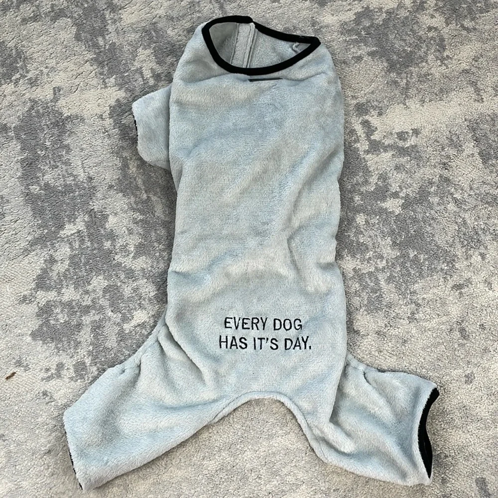 NWT Kenneth Cole Every Dog Has Its Day Pajamas Fuzzy Soft Gray Pet Sz L